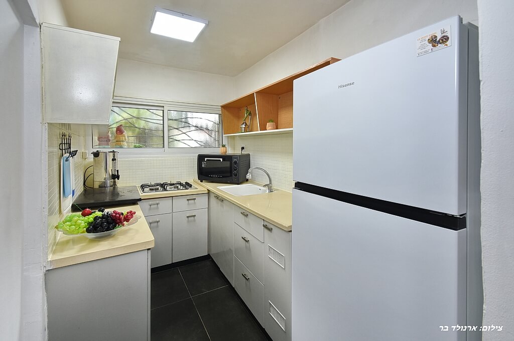 מטבחון קטן בוילה ספרטה מושב עין יעקב